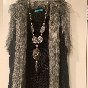 CROCHET BLACK AND FAUX FUR VEST